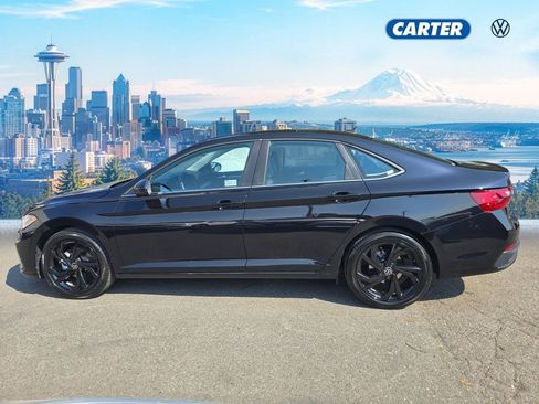 Certified 2025 Volkswagen Jetta SE FWD image 6