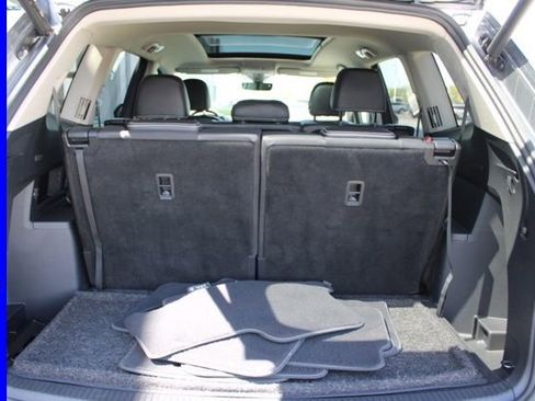 Used 2023 Volkswagen Atlas SEL image 11