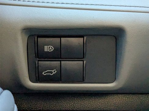 Used 2022 Toyota Highlander XLE image 22