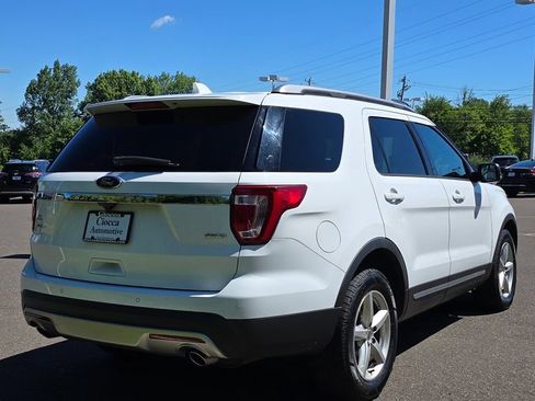 Used 2017 Ford Explorer XLT w/ Equipment Group 201A AWD/4WD image 8