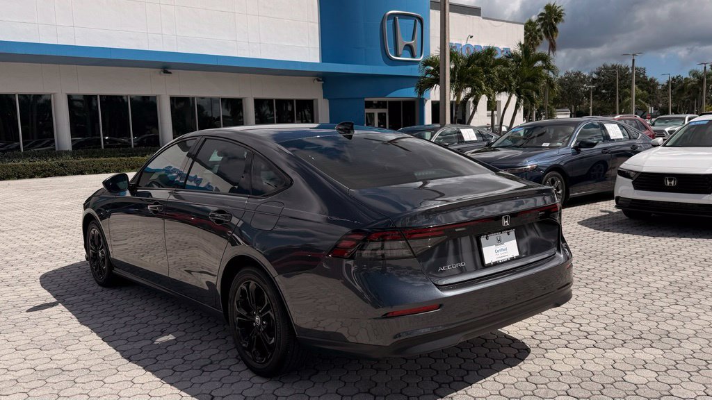 Used 2025 Honda Accord SE image 11