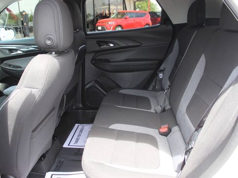 Used 2025 Chevrolet TrailBlazer LT FWD image 15