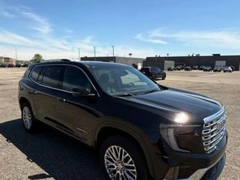 Used 2025 GMC Acadia Denali w/ LPO, Floor Liner Package AWD/4WD image 2