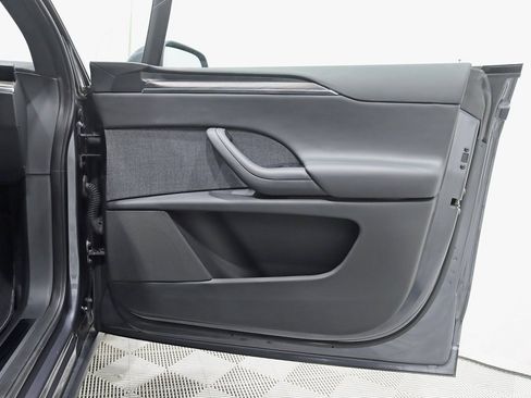 Used 2022 Tesla Model X image 34