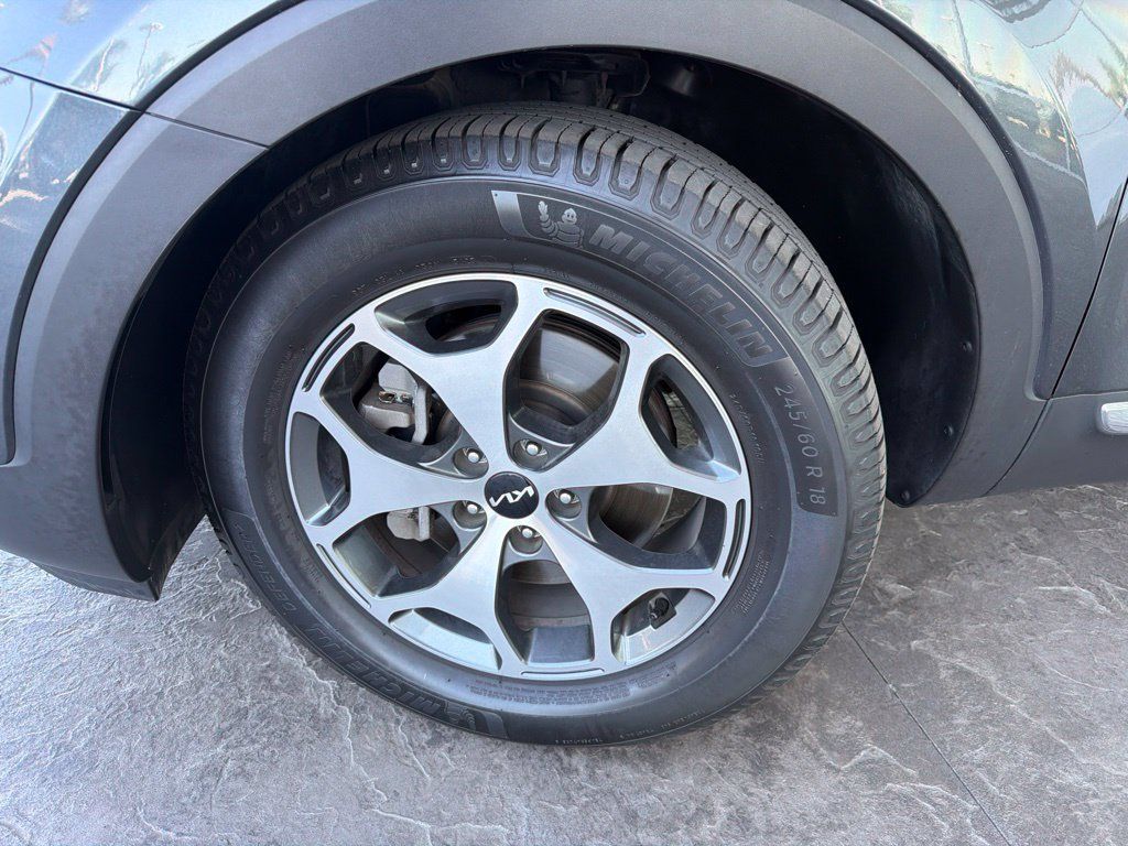 Used 2022 Kia Telluride EX FWD image 5