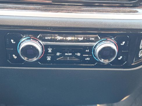 Used 2023 GMC Sierra 1500 Elevation w/ LPO, Elevation Black Package image 19