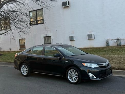 Used 2012 Toyota Camry XLE image 5
