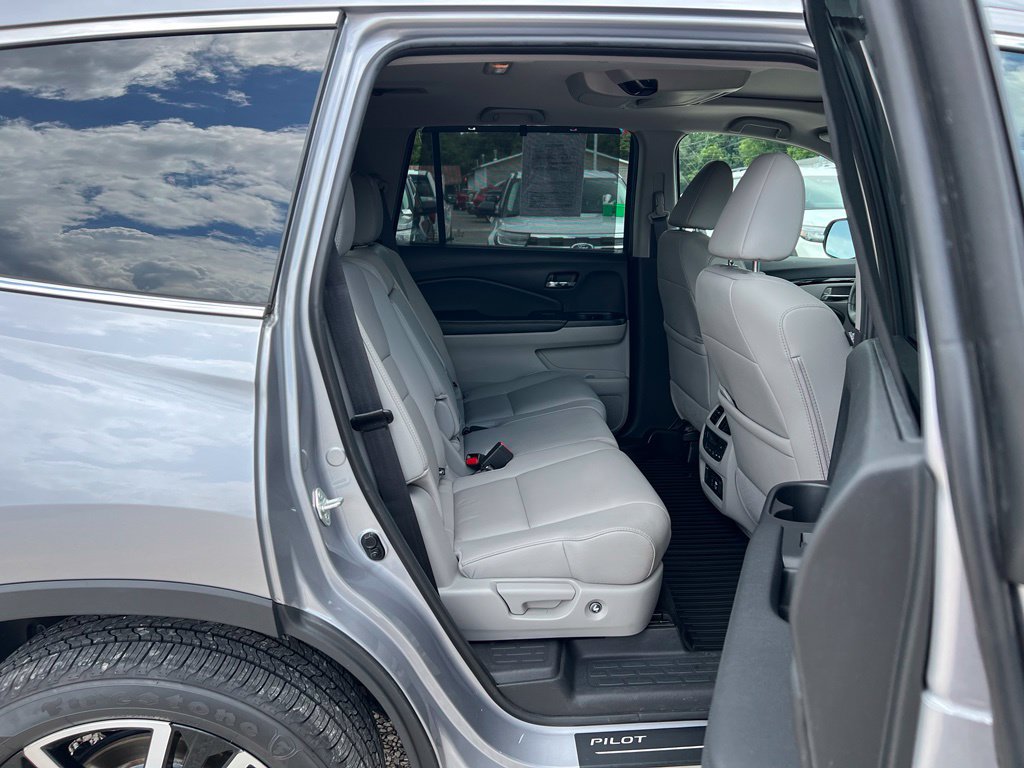 Used 2022 Honda Pilot Touring image 19