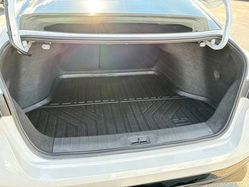 Used 2026 Nissan Sentra SR w/ Floor Mat Package FWD image 17