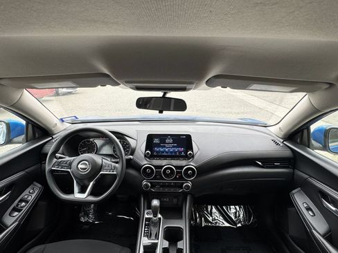 Used 2025 Nissan Sentra SV FWD image 32
