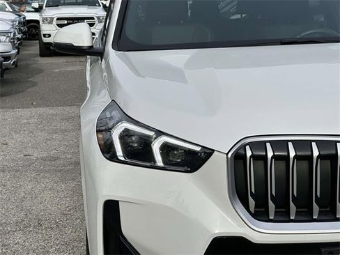 Used 2025 BMW X1 xDrive28i image 9