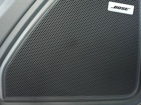 Certified 2025 Porsche Macan image 31