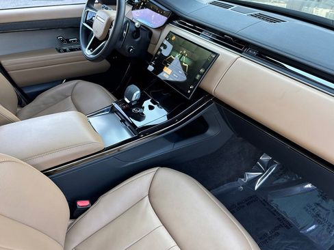 Used 2025 Land Rover Range Rover Sport SE image 31