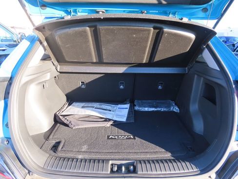 Used 2023 Hyundai Kona SE w/ Cargo Package image 12