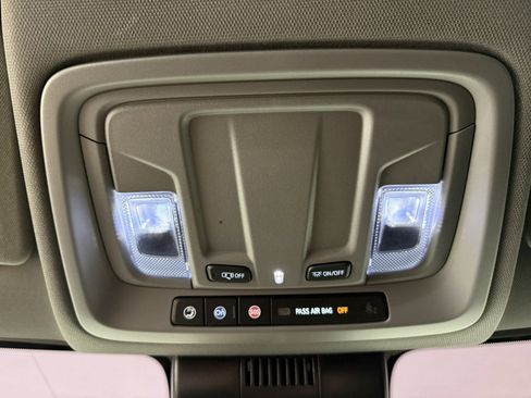 Used 2025 Chevrolet Silverado 3500 LT image 21