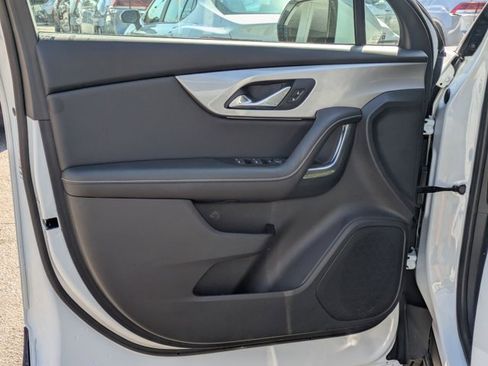 Used 2025 Chevrolet Blazer LT image 11