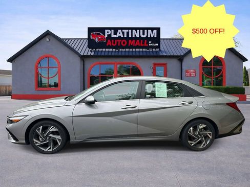 Used 2025 Hyundai Elantra Limited FWD image 5