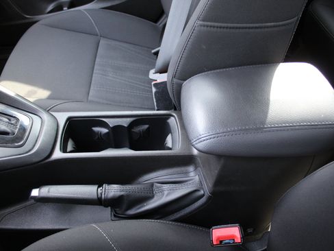 Used 2016 Ford Focus SE w/ SE Sport Package FWD image 29