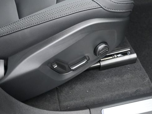 New 2026 Volvo XC90 B5 Core AWD/4WD image 36