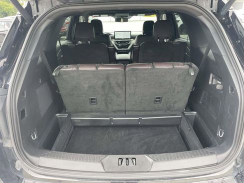Used 2025 Ford Explorer Platinum w/ LUX Leather Package AWD/4WD image 9