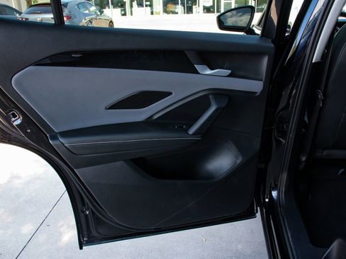 Certified 2025 Volkswagen Tiguan SE FWD image 33