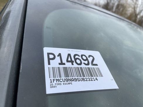 Used 2025 Ford Escape ST-Line Select image 3