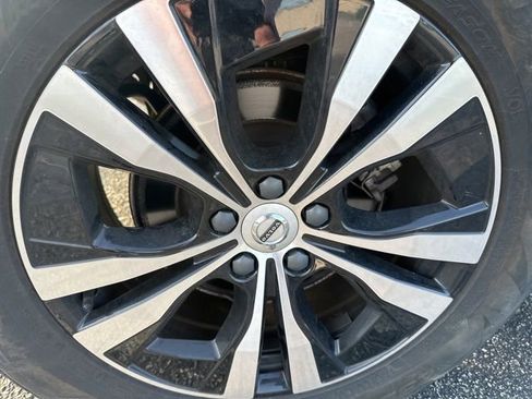 Used 2023 Volvo XC60 B5 Core w/ Protection Package AWD/4WD image 6