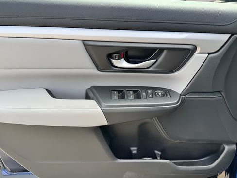 Used 2018 Honda CR-V LX image 29