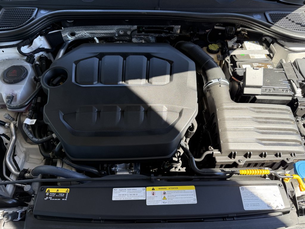 Used 2025 Volkswagen GTI SE FWD image 40