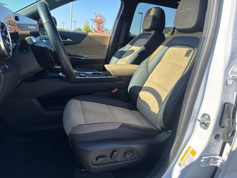 Used 2025 Chevrolet Equinox ACTIV w/ Convenience Package III FWD image 15