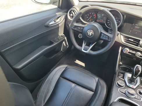 Used 2020 Alfa Romeo Giulia w/ Nero Edizione RWD image 11