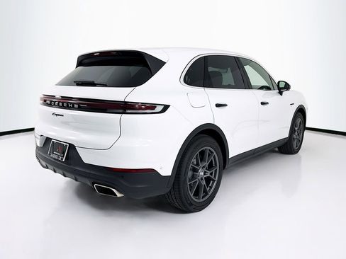 Certified 2025 Porsche Cayenne E-Hybrid AWD/4WD image 9