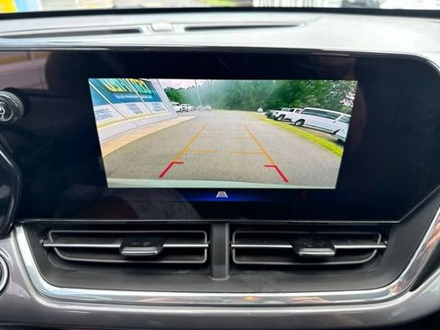 Used 2025 Chevrolet Trax ACTIV w/ Sunroof Package FWD image 18