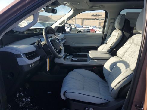 New 2025 Lincoln Navigator L Black Label image 12