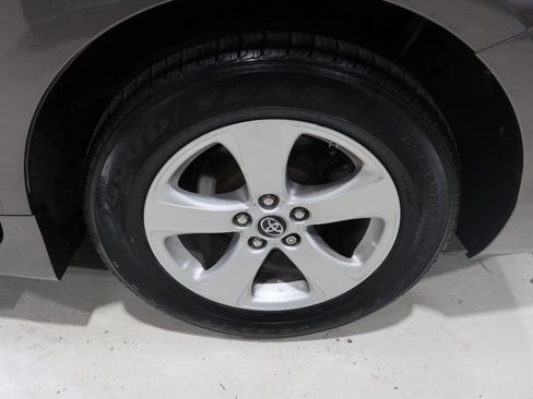 Used 2020 Toyota Sienna LE FWD image 32