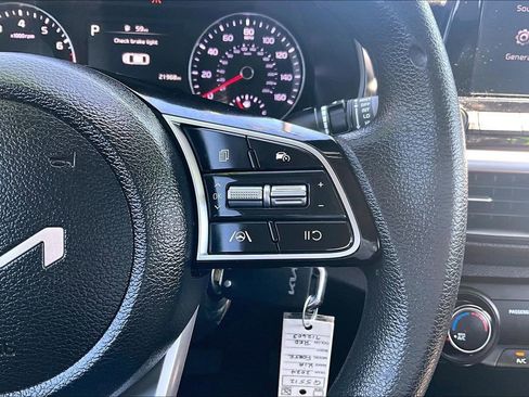 Used 2024 Kia Forte LXS FWD image 18
