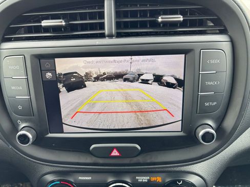 Used 2025 Kia Soul LX w/ LX Technology Package image 17