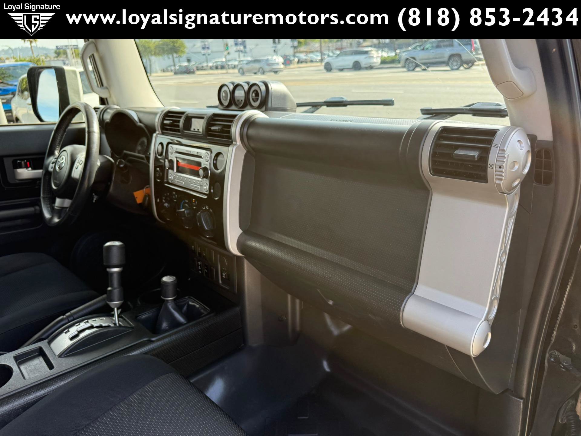 Used 2014 Toyota FJ Cruiser 4WD w/ Upgrade Package image 35