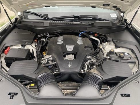 New 2024 Maserati Levante GT Ultima image 9