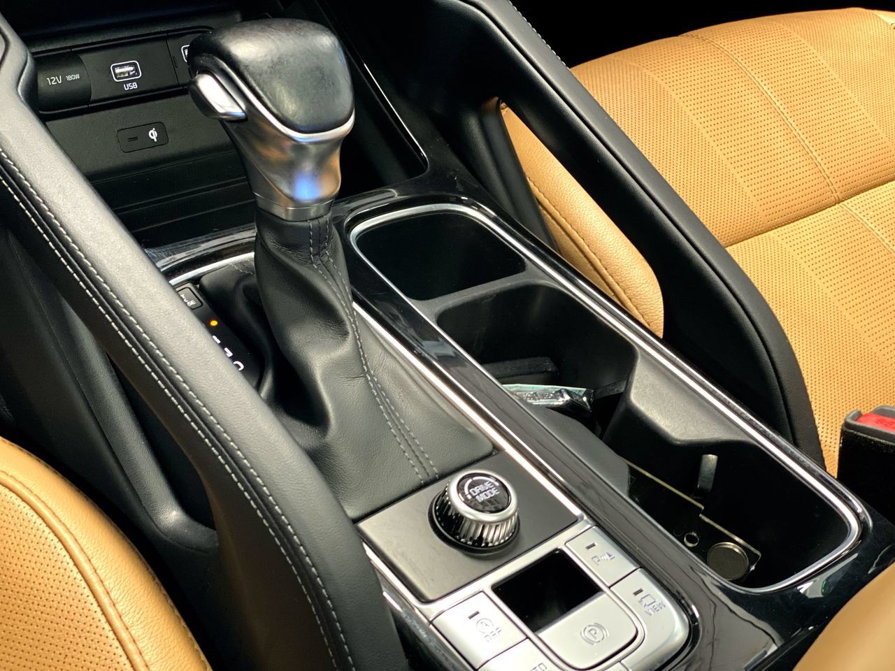 Used 2020 Kia Telluride SX w/ Towing Package FWD image 25