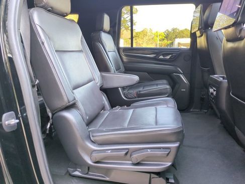 Used 2021 GMC Yukon XL Denali w/ Denali Premium Package image 24