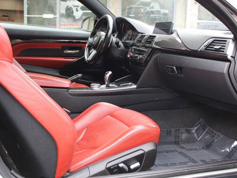 Used 2018 BMW M4 Coupe RWD image 18