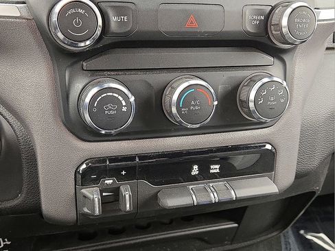 Used 2024 RAM 2500 Big Horn image 27