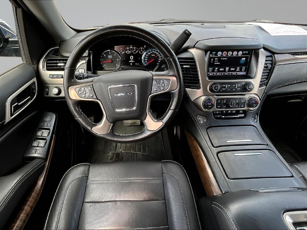 Used 2019 GMC Yukon Denali w/ Denali Ultimate Black Edition AWD/4WD image 10