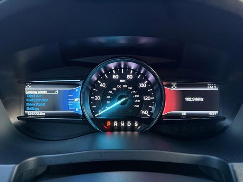 Used 2017 Ford Explorer Limited image 17