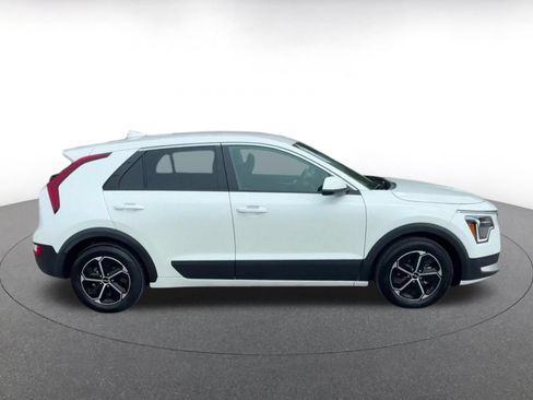 Used 2026 Kia Niro LX FWD image 16