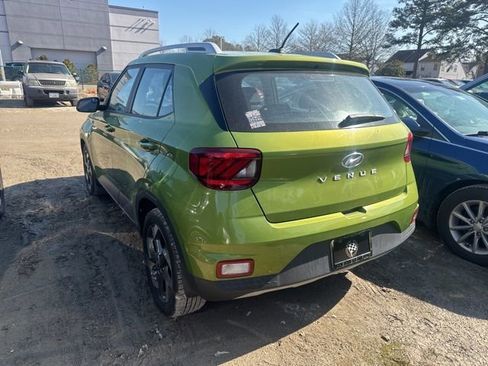 Used 2023 Hyundai Venue SEL image 8