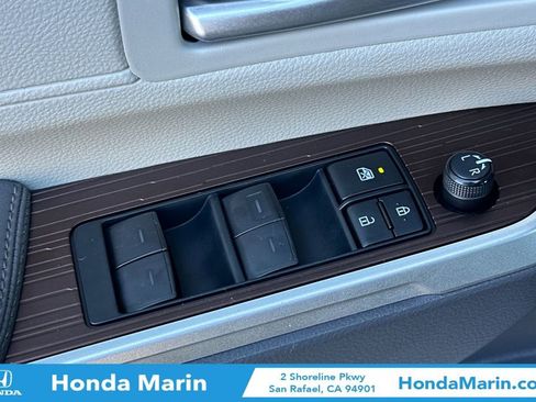 Used 2022 Toyota Sienna XLE image 14