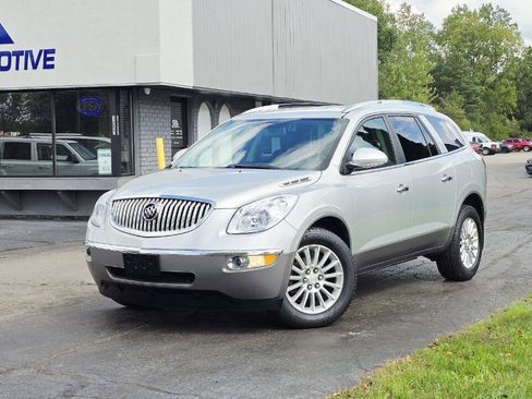 Used 2011 Buick Enclave CXL FWD image 2