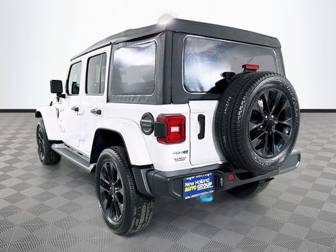 Used 2023 Jeep Wrangler Unlimited Sahara w/ Cold Weather Group AWD/4WD image 11